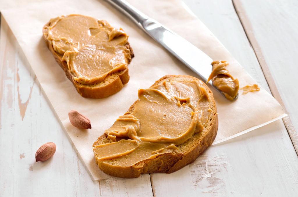 ¿Crema de cacahuate antes de entrenar? SÍ, SÍ SÍ. (Foto: Shutterstock)