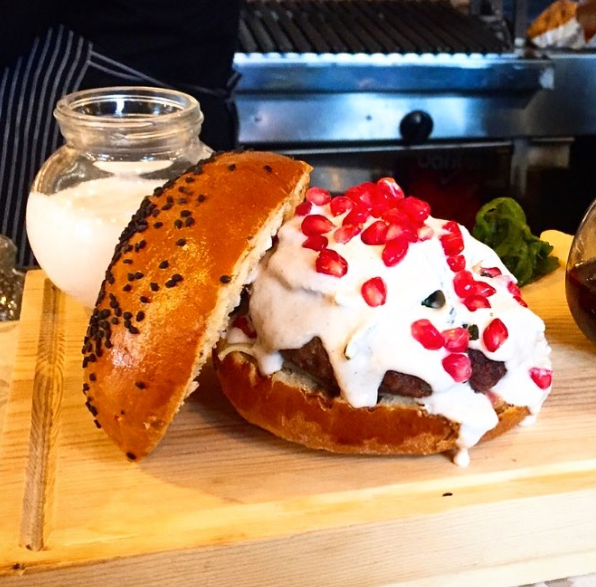 Foto de la nota Del tradicional chile a las hamburguesas en nogada